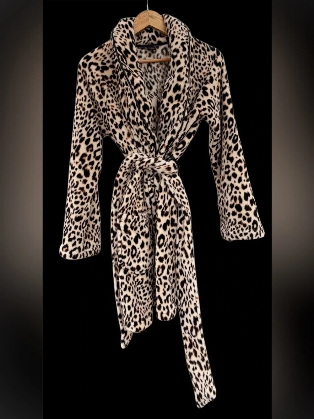 Victoria’s Secret Sz XS Bathrobe Leopard Animal Print Robe Warm Pockets Pajamas